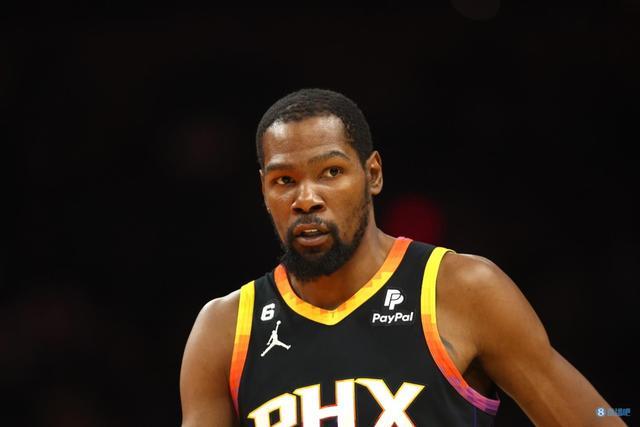 球员的同时 球员的同时